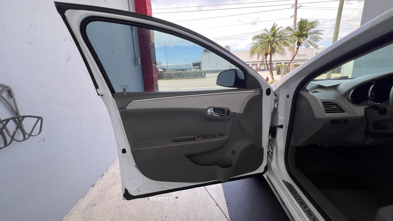 Chevrolet Malibu 1LT 2011