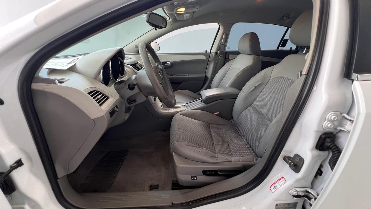 Chevrolet Malibu 1LT 2011