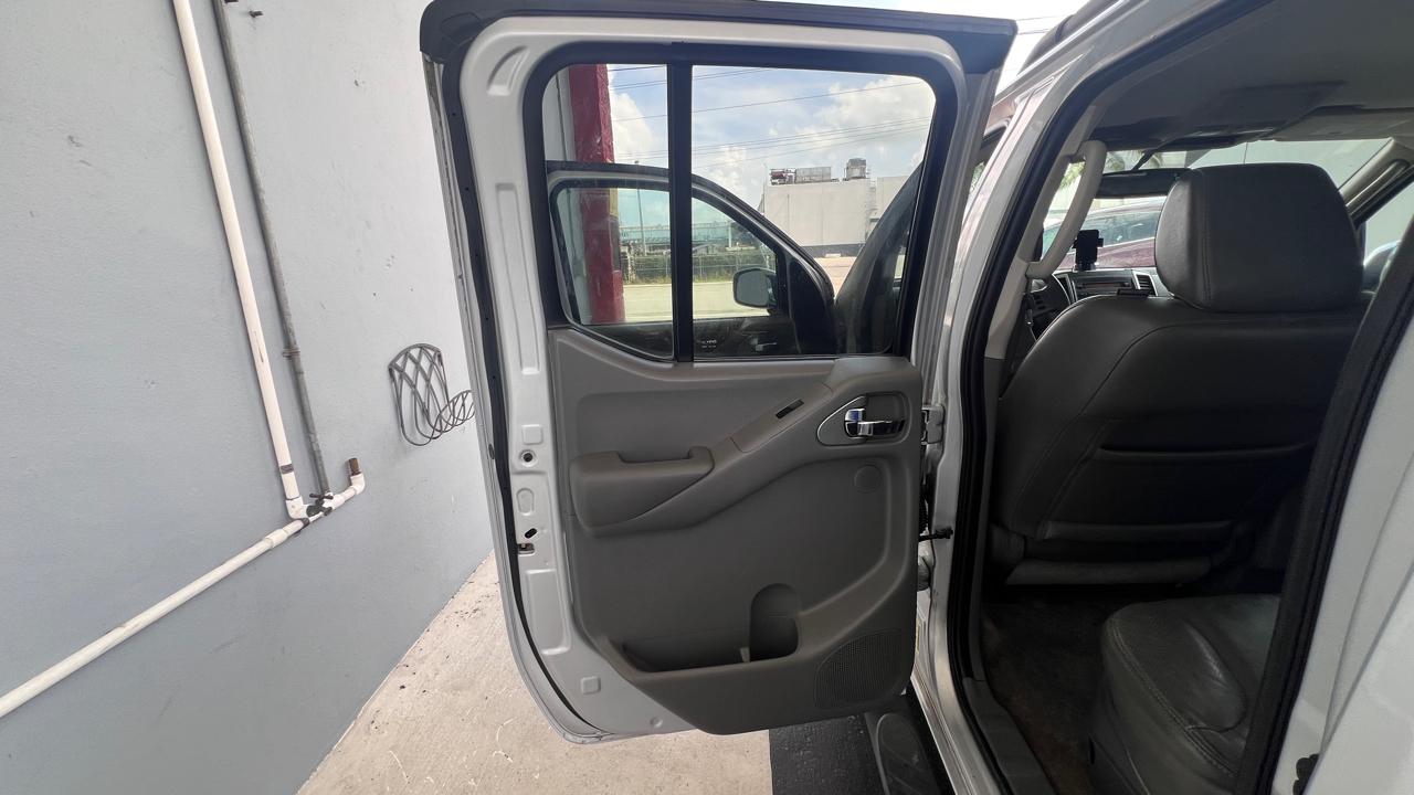 Nissan Frontier S Crew Cab 2WD 2011