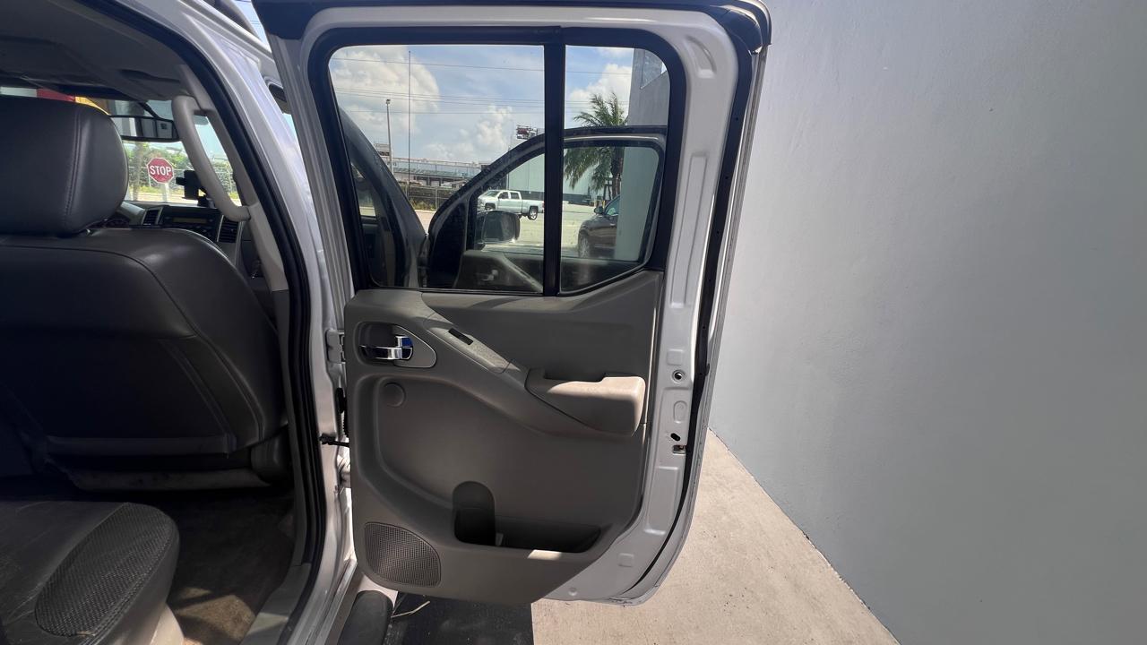 Nissan Frontier S Crew Cab 2WD 2011