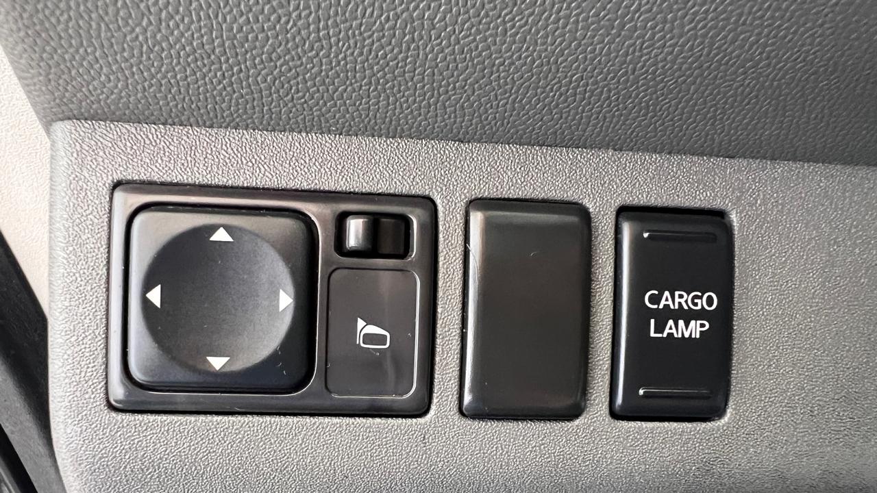 Nissan Frontier S Crew Cab 2WD 2011