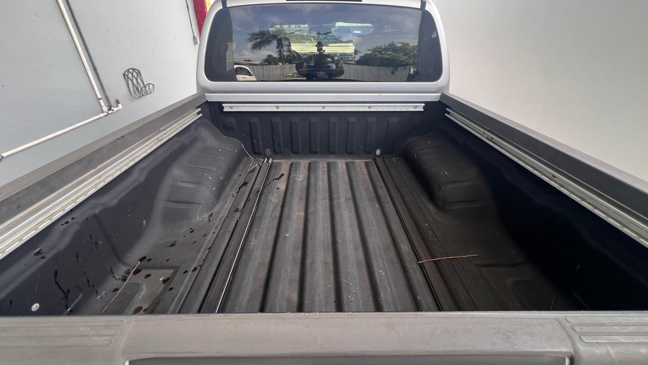 Nissan Frontier S Crew Cab 2WD 2011