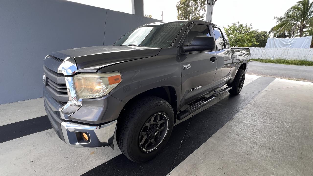 Toyota Tundra SR5 5.7L V8 Double Cab 2WD 2014