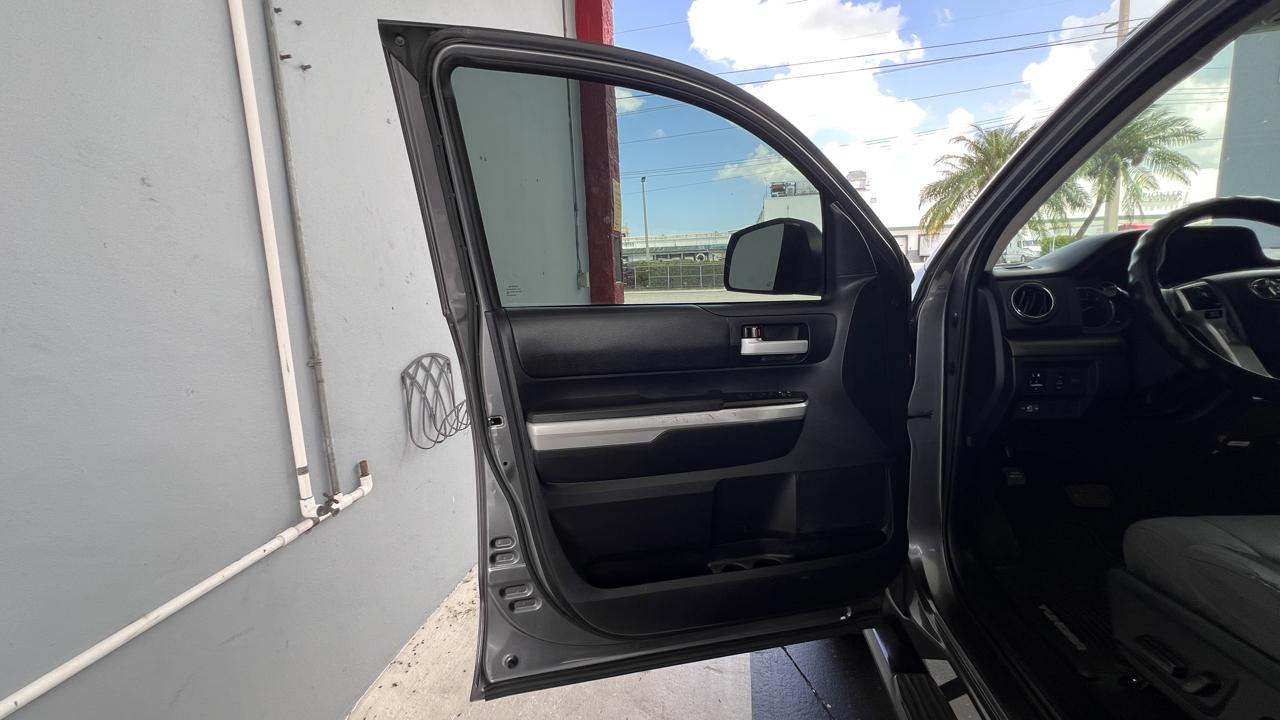 Toyota Tundra SR5 5.7L V8 Double Cab 2WD 2014