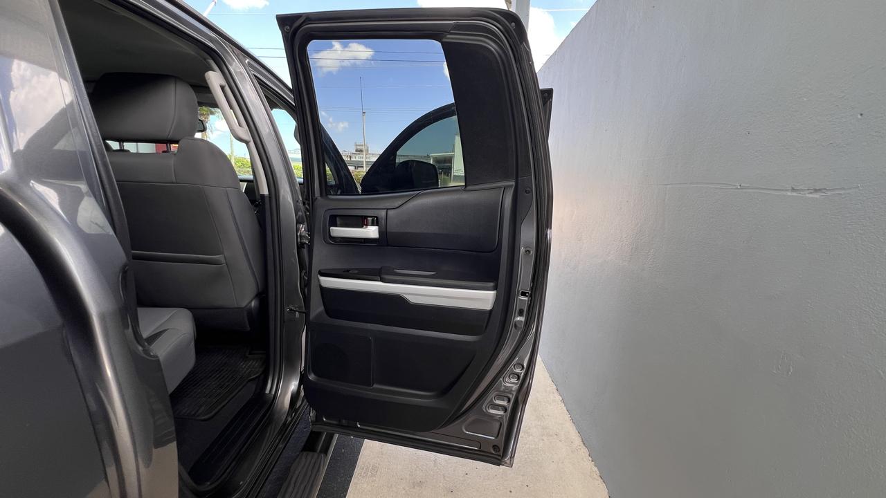Toyota Tundra SR5 5.7L V8 Double Cab 2WD 2014