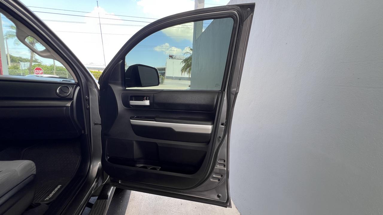 Toyota Tundra SR5 5.7L V8 Double Cab 2WD 2014