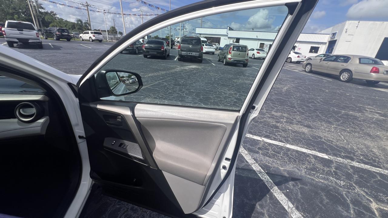 Toyota RAV4 LE AWD 2013
