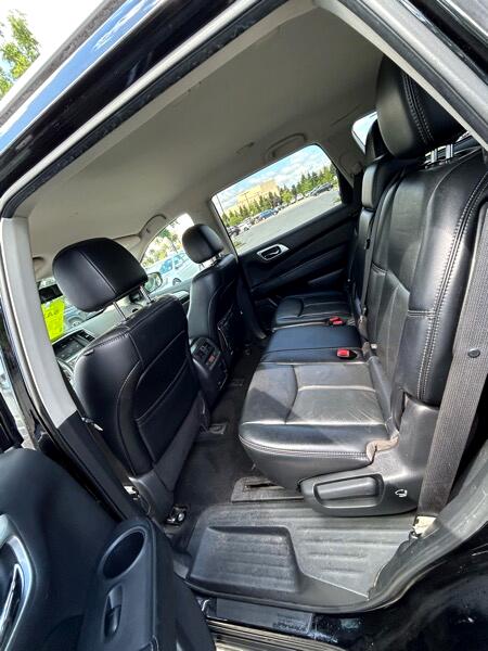 2017 Nissan Pathfinder Platinum photo 4