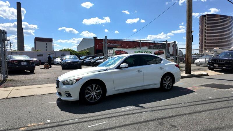 2015 Infiniti Q50 AWD photo 2