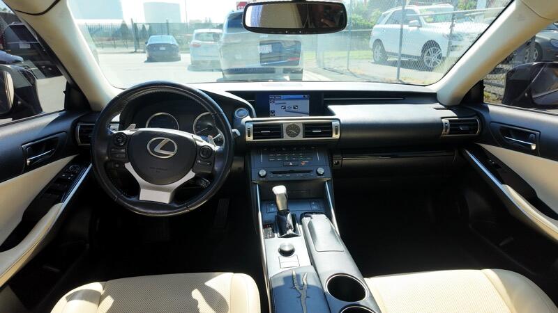 Lexus IS 300 AWD 2016 Lexus IS 300 AWD 2016