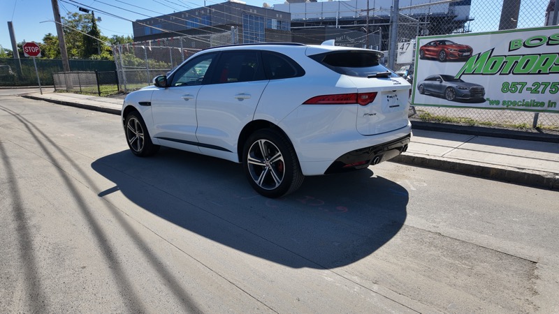 2017 Jaguar F-PACE S photo 2