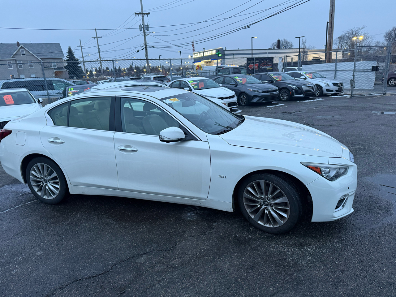 Infiniti Q50 3.0t LUXE AWD 2019