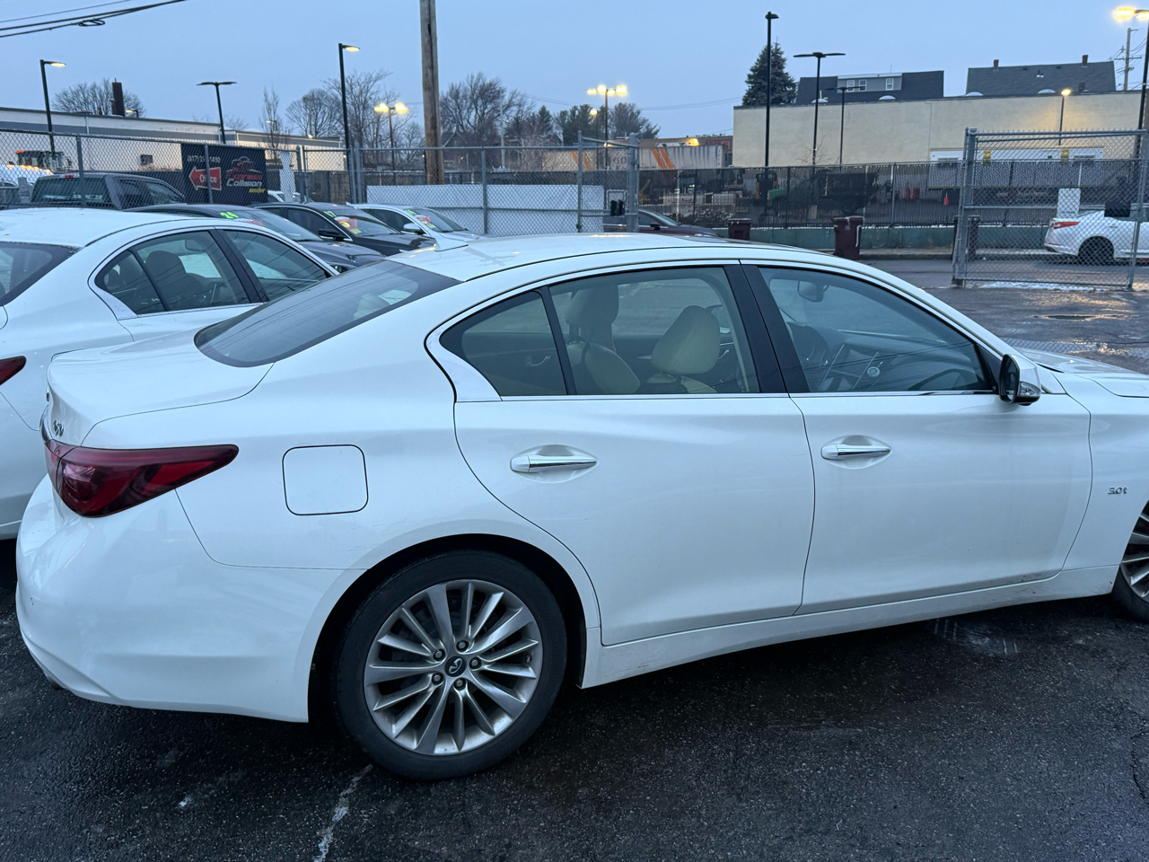 Infiniti Q50 3.0t LUXE AWD 2019