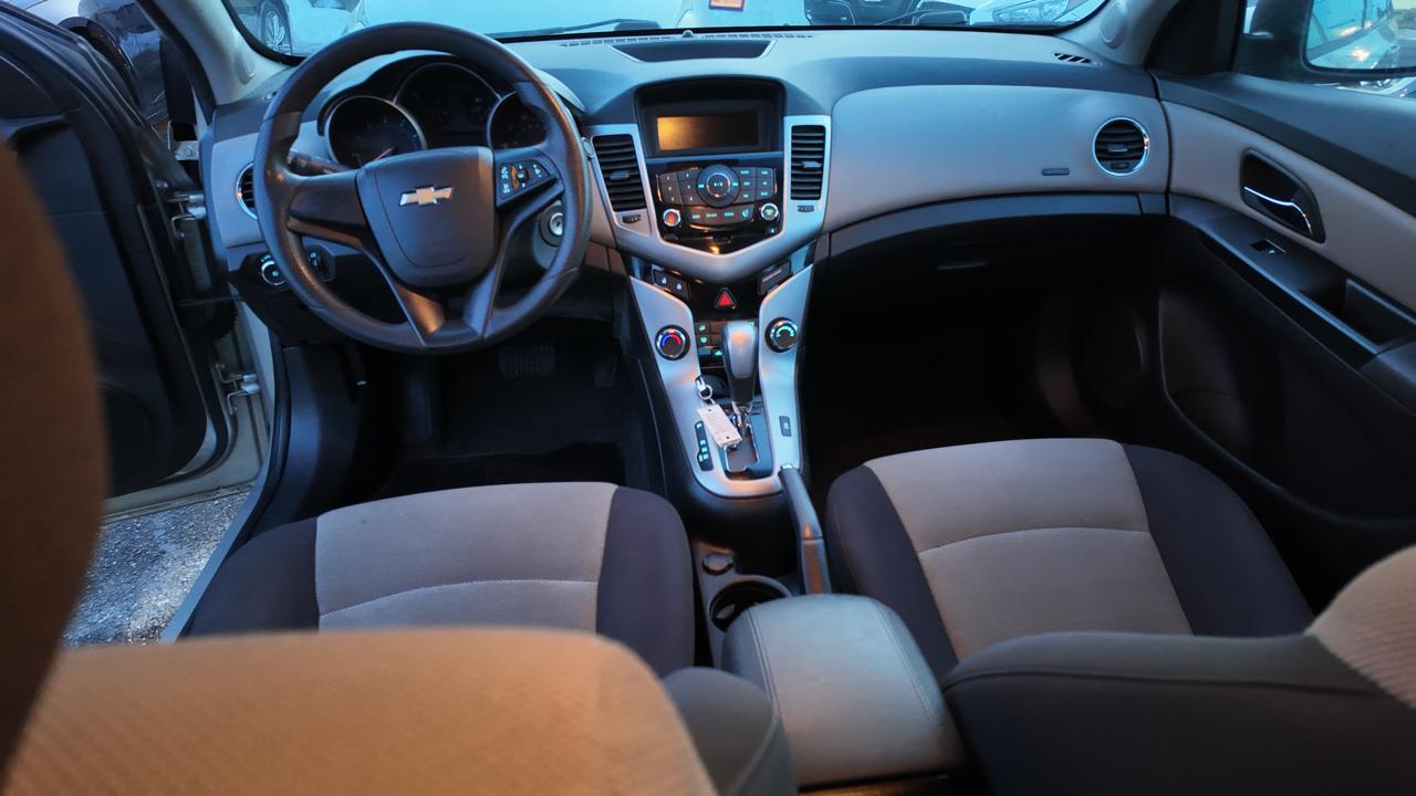 Chevrolet Cruze LS Auto 2014