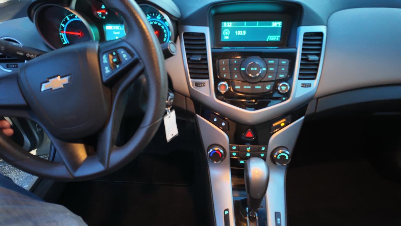 Chevrolet Cruze LS Auto 2014