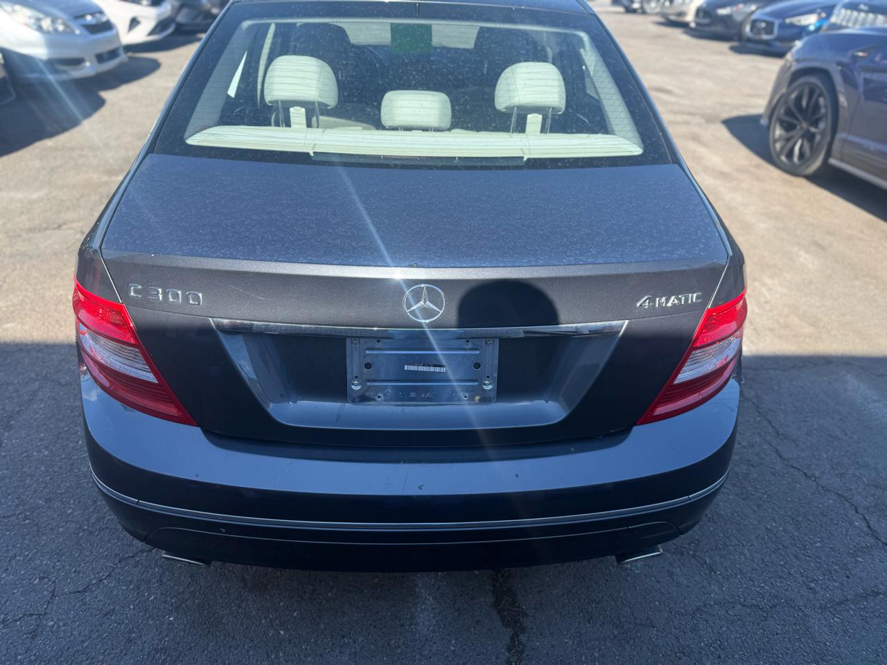 Mercedes-Benz C-Class C300 4MATIC Luxury Sedan 2011