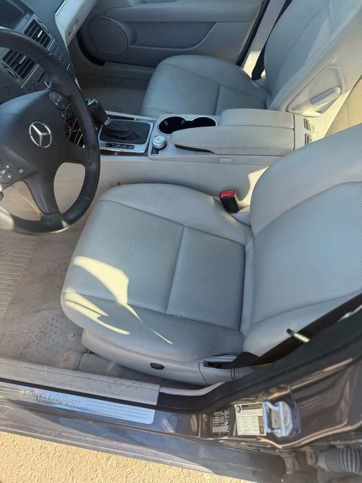 Mercedes-Benz C-Class C300 4MATIC Luxury Sedan 2011