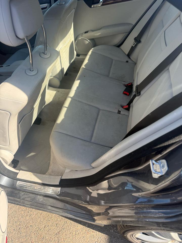 Mercedes-Benz C-Class C300 4MATIC Luxury Sedan 2011