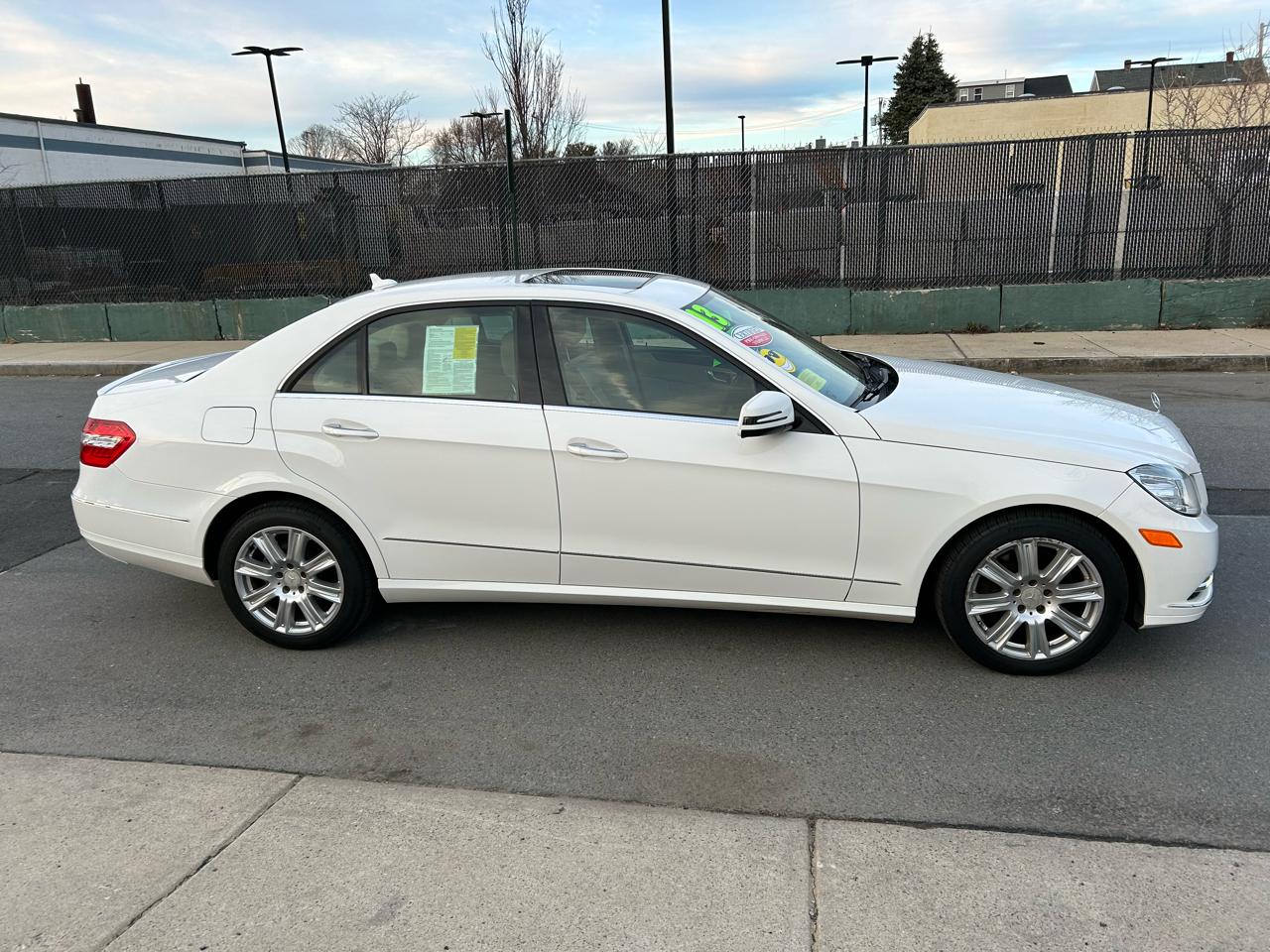 Mercedes-Benz E-Class E350 4MATIC Sedan 2013