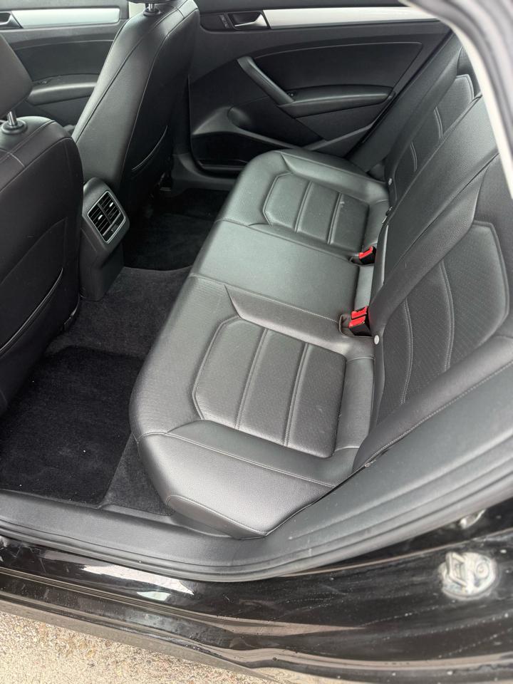 Volkswagen Passat 2.5L SE AT 2013
