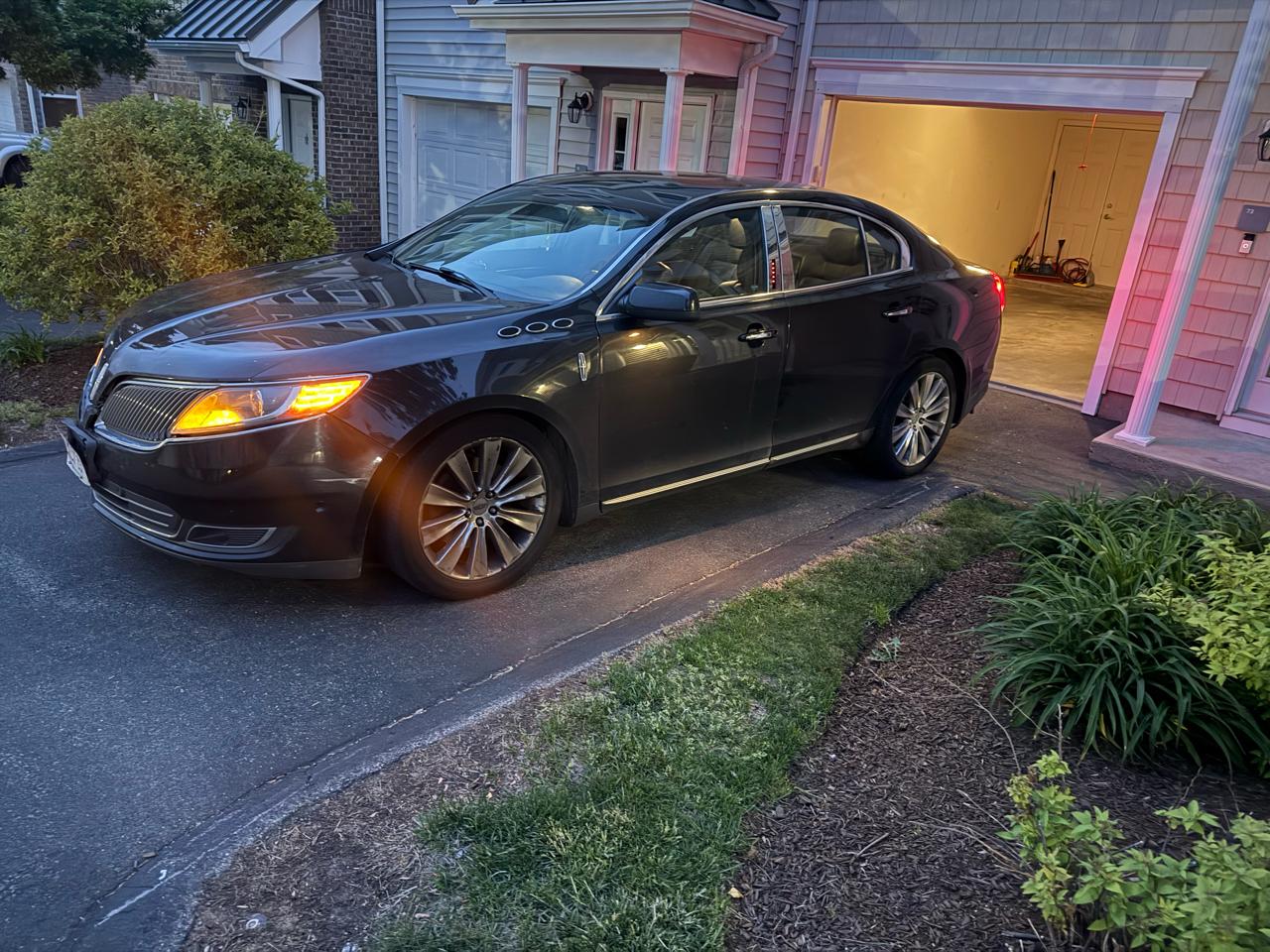 2013 Lincoln MKS EcoBoost AWD's photo