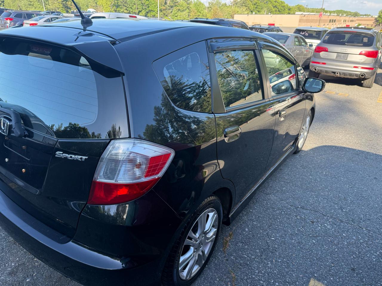 Honda Fit Sport 5-Speed AT 2011