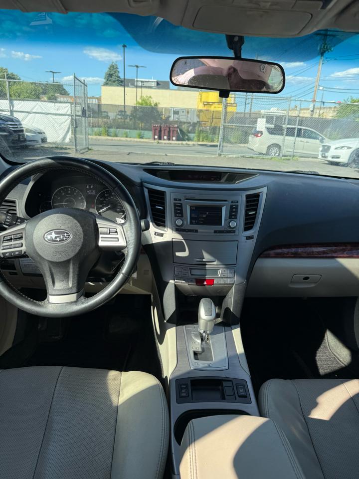 Subaru Legacy 2.5i Limited 2012