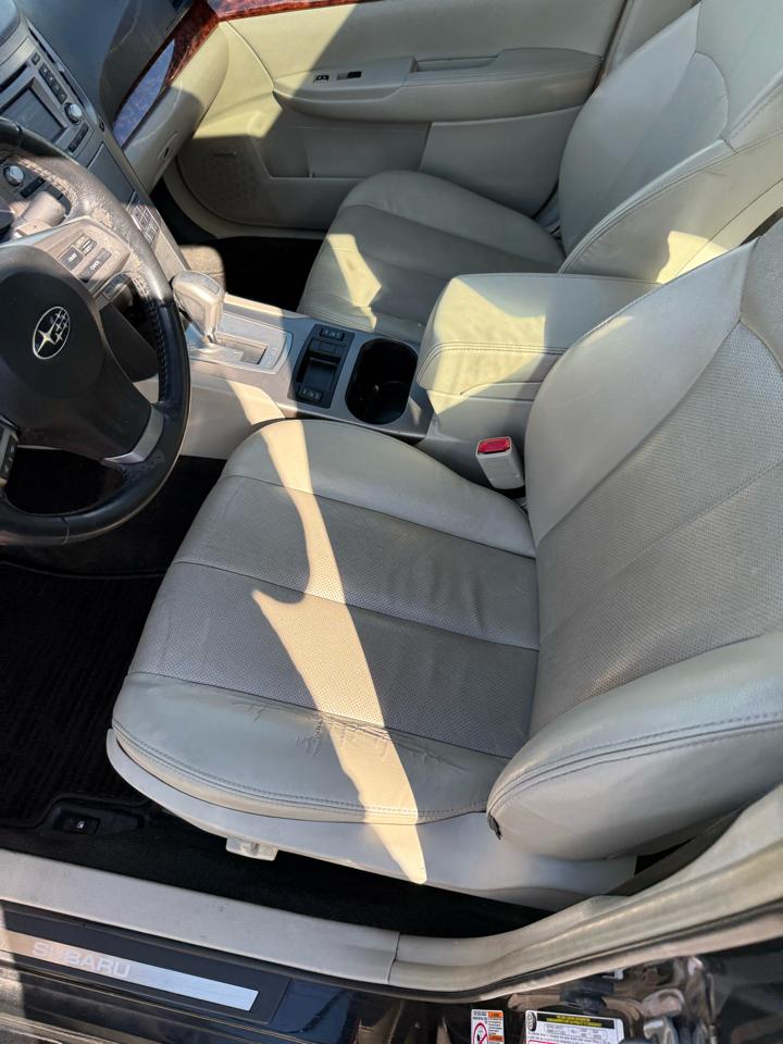 Subaru Legacy 2.5i Limited 2012