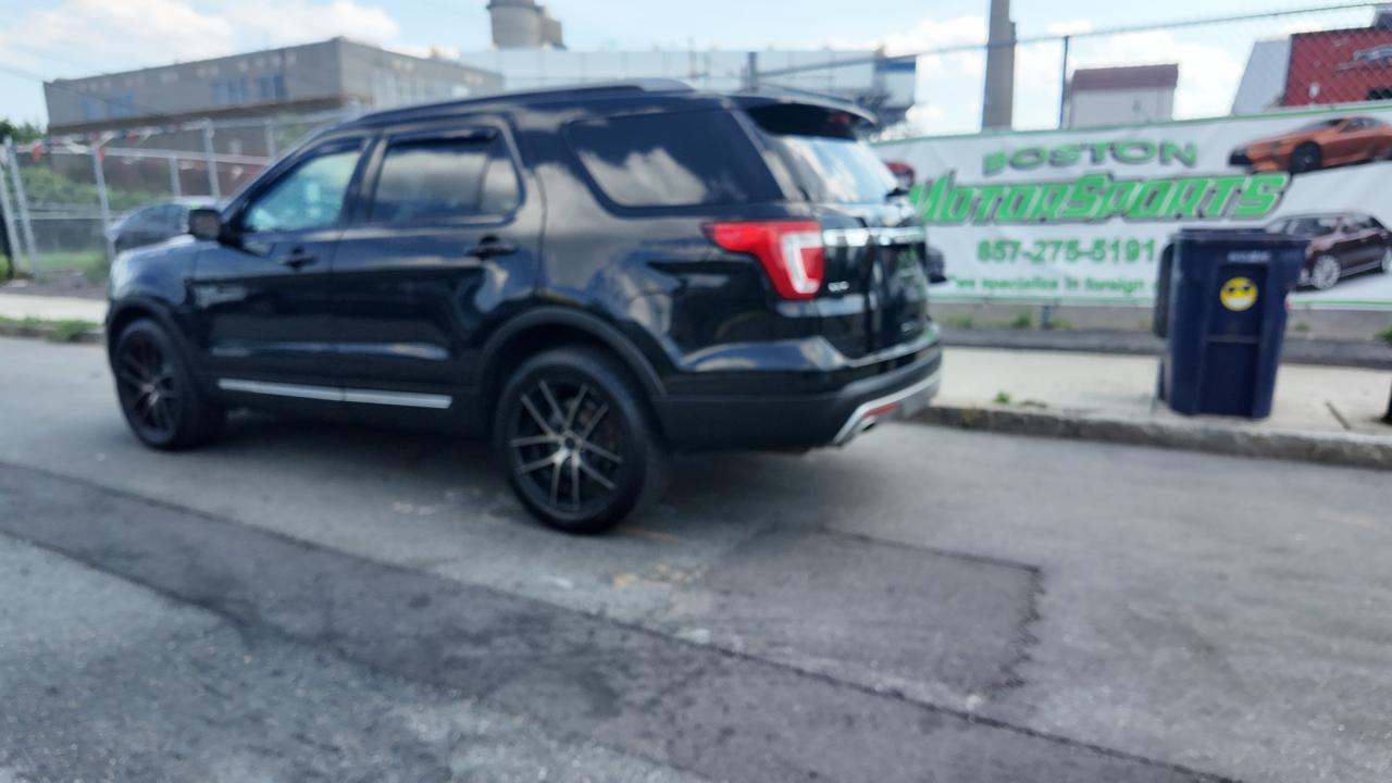 Ford Explorer XLT 4.0L 4WD 2017