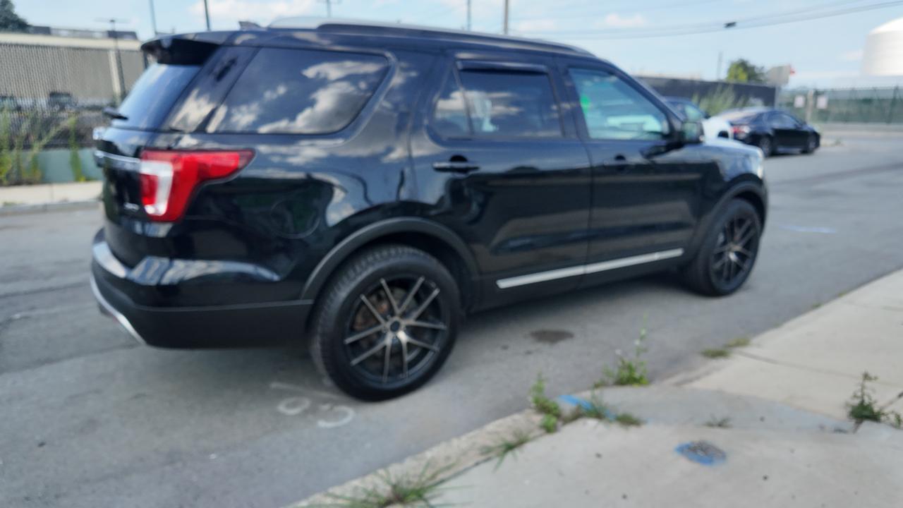 Ford Explorer XLT 4.0L 4WD 2017