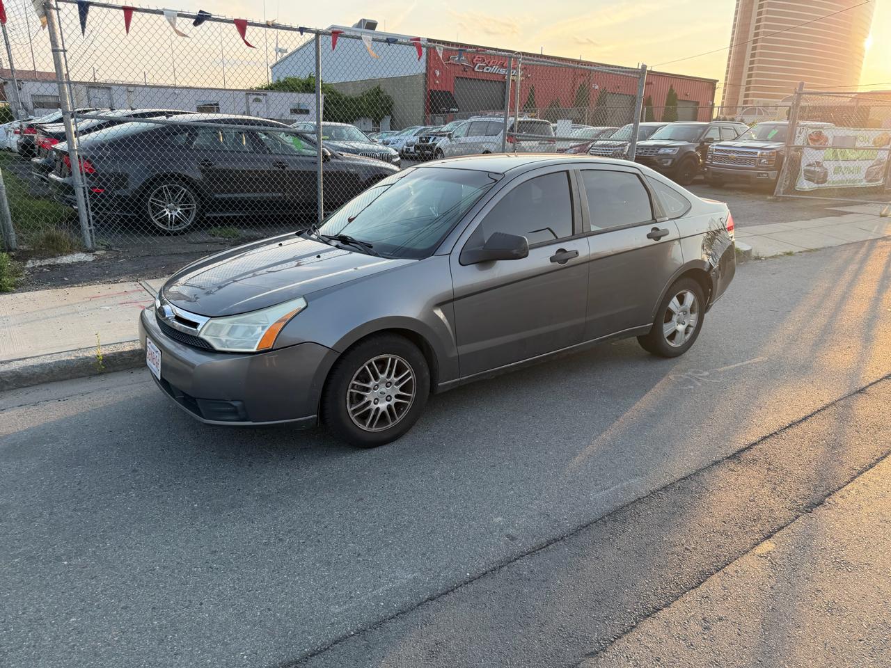 Ford Focus SE Sedan 2010