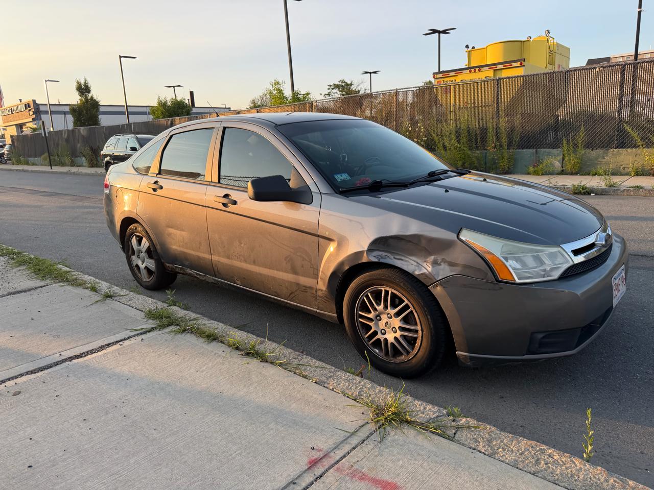 Ford Focus SE Sedan 2010