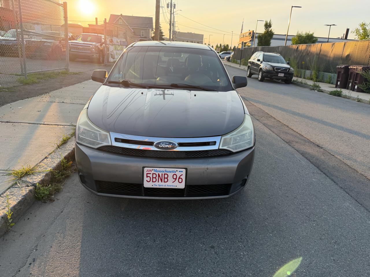 Ford Focus SE Sedan 2010