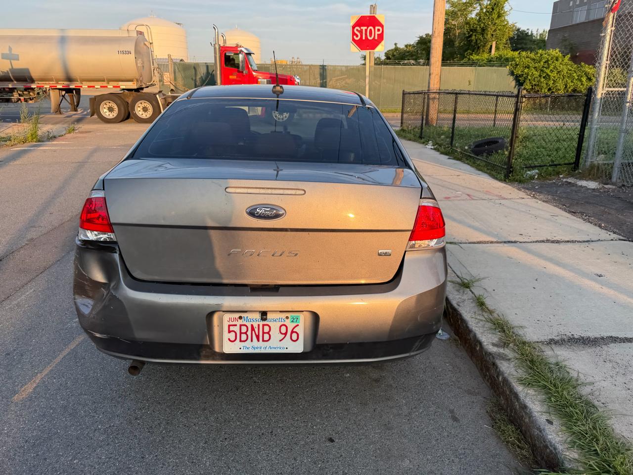 Ford Focus SE Sedan 2010