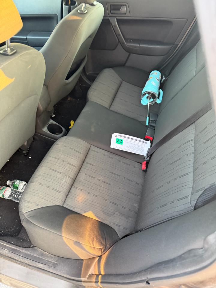 Ford Focus SE Sedan 2010