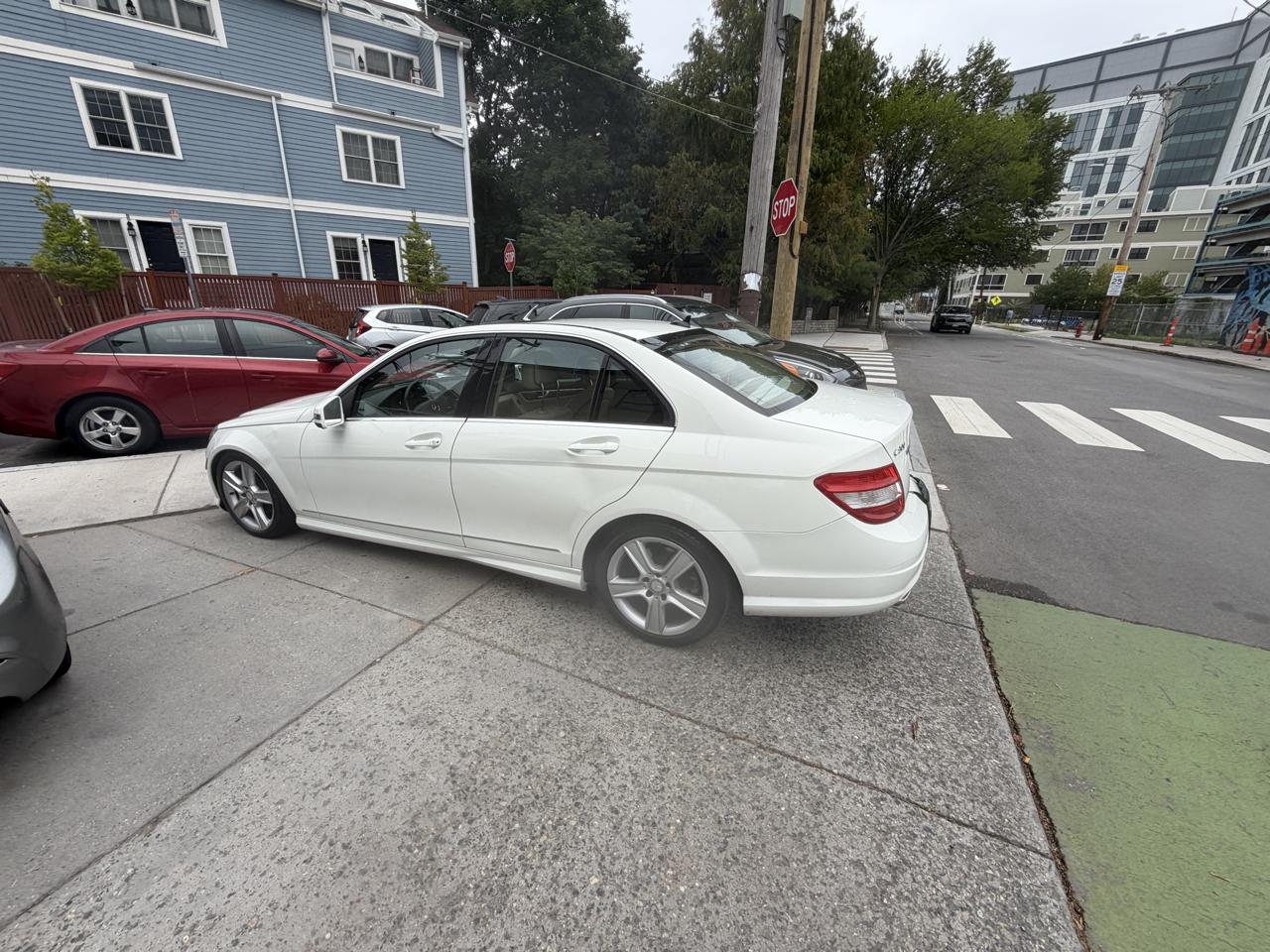 Mercedes-Benz C-Class C300 4MATIC Luxury Sedan 2011