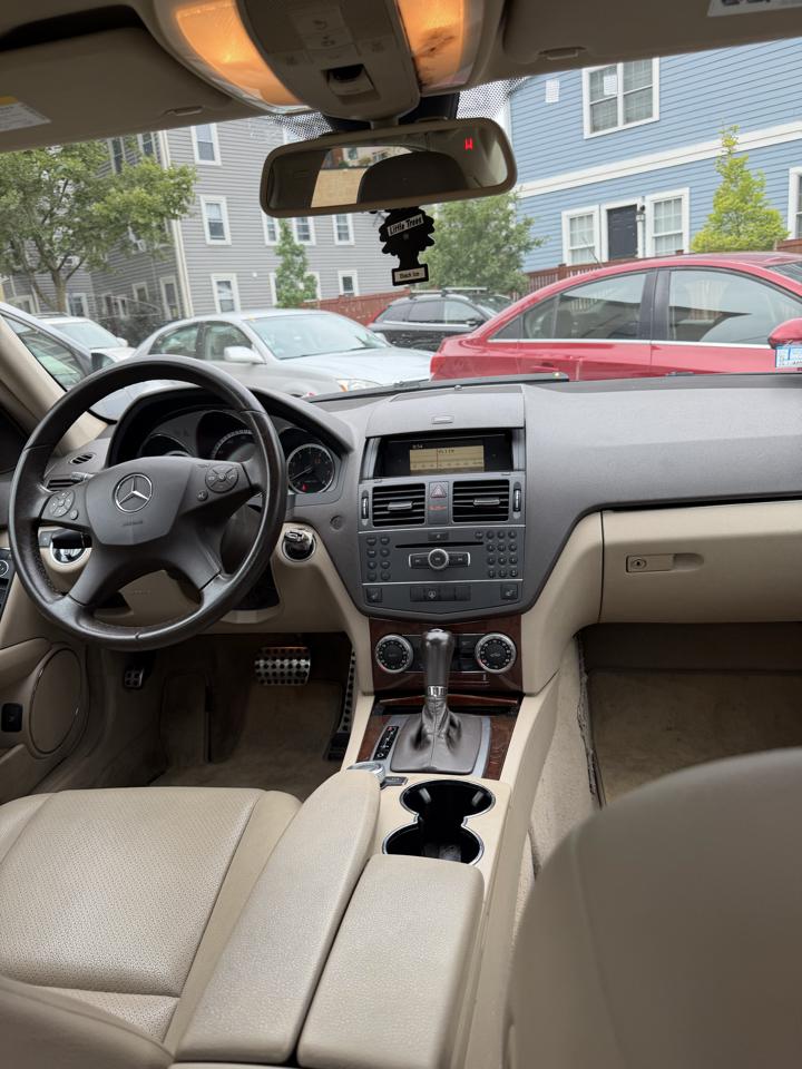 Mercedes-Benz C-Class C300 4MATIC Luxury Sedan 2011