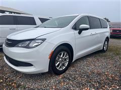 2022 Chrysler Voyager 