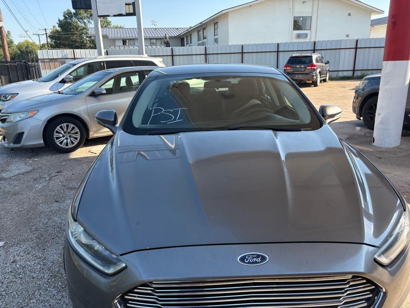 Ford Fusion SE 2013