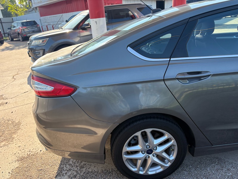 Ford Fusion SE 2013