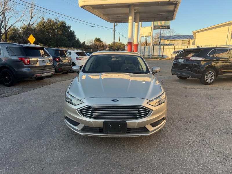 2017 Ford Fusion SE's photo