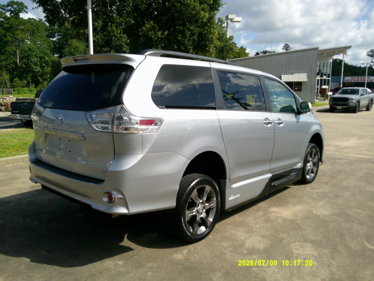 Toyota Sienna 5dr 8-Pass Van V6 SE FWD (Natl) 2014