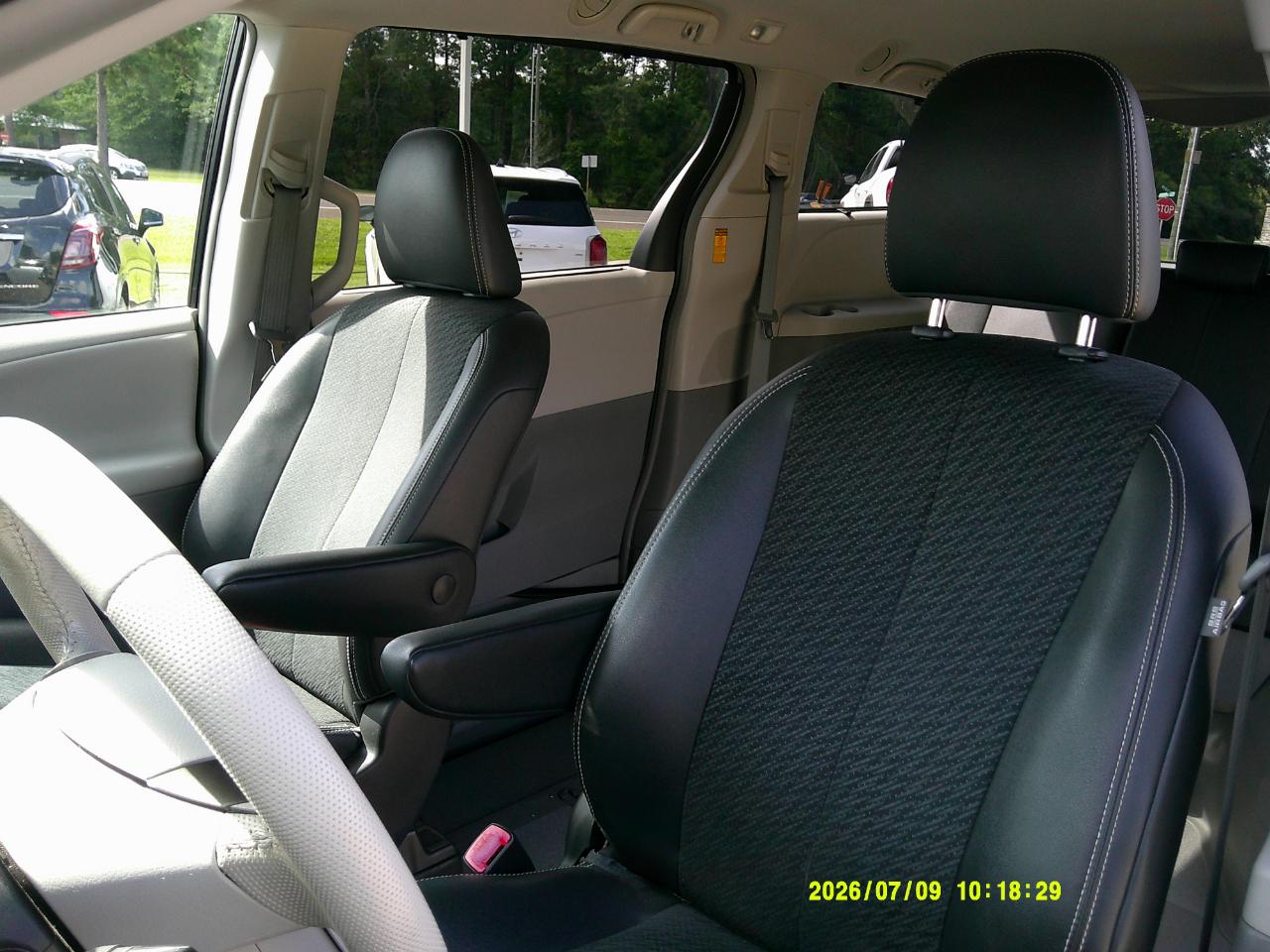 Toyota Sienna 5dr 8-Pass Van V6 SE FWD (Natl) 2014