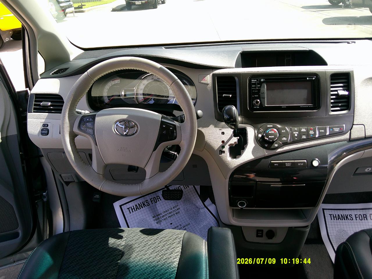 Toyota Sienna 5dr 8-Pass Van V6 SE FWD (Natl) 2014