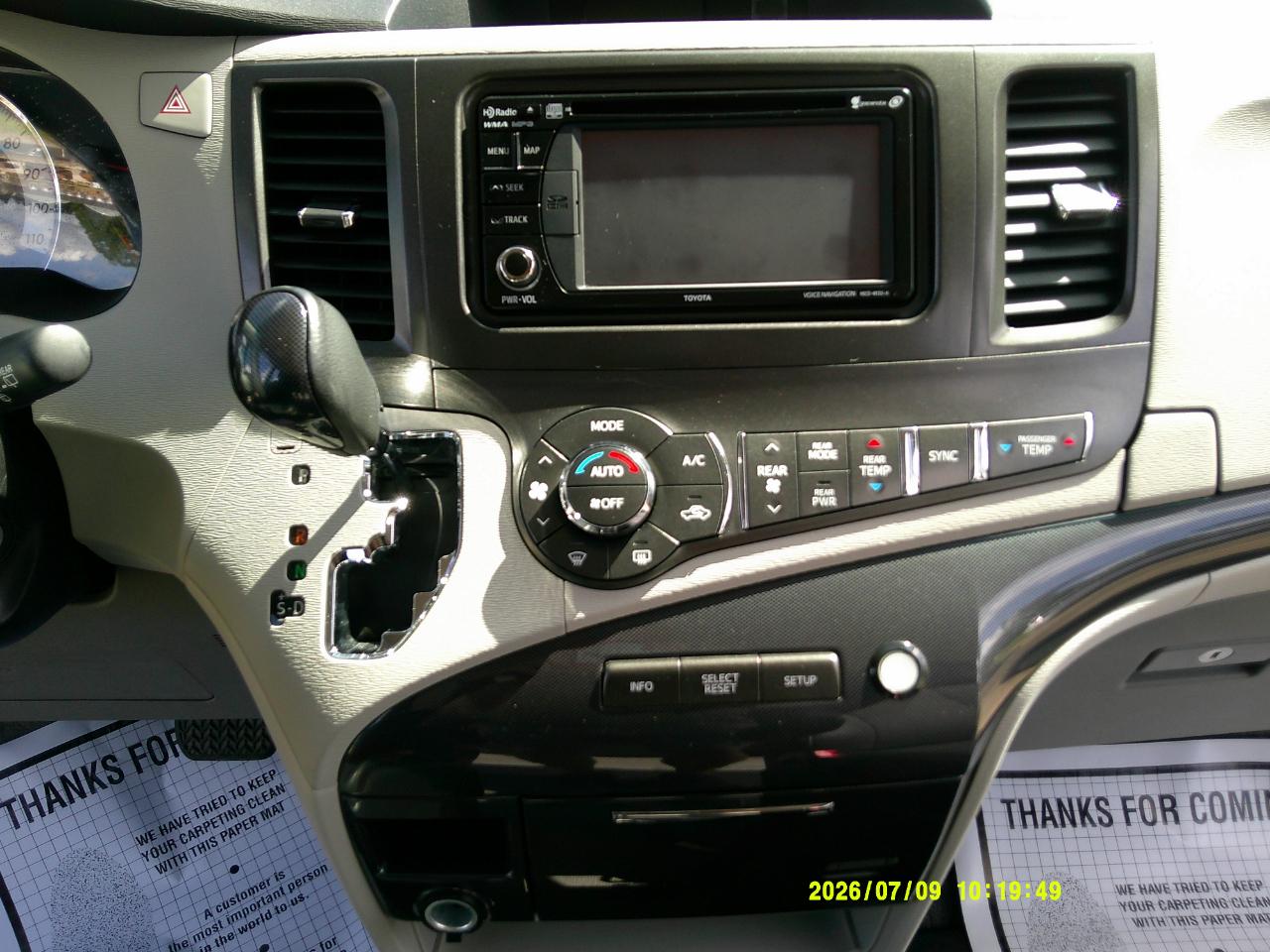Toyota Sienna 5dr 8-Pass Van V6 SE FWD (Natl) 2014