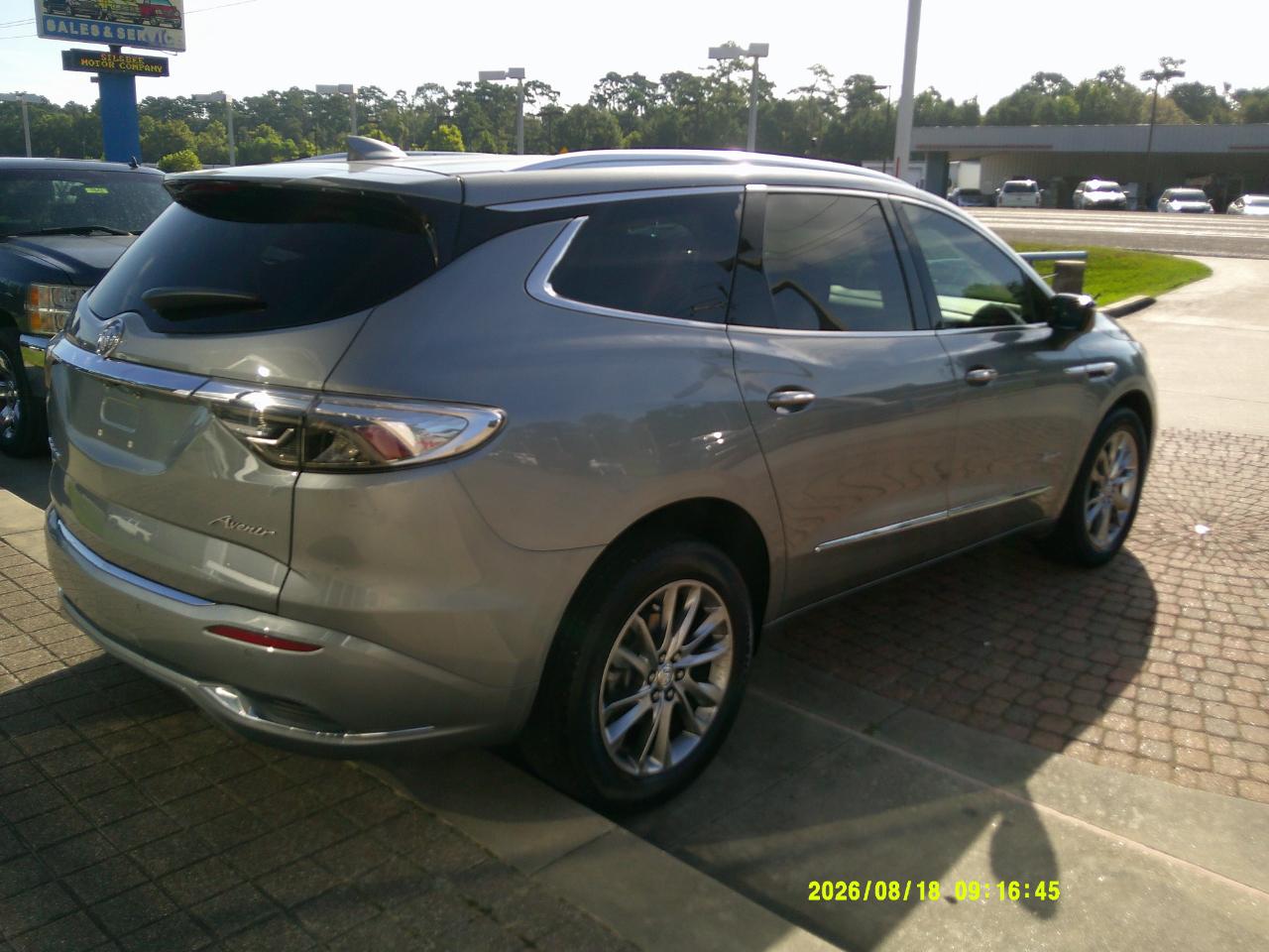 Buick Enclave FWD 4dr Avenir 2023