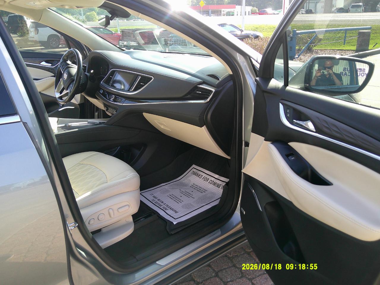 Buick Enclave FWD 4dr Avenir 2023
