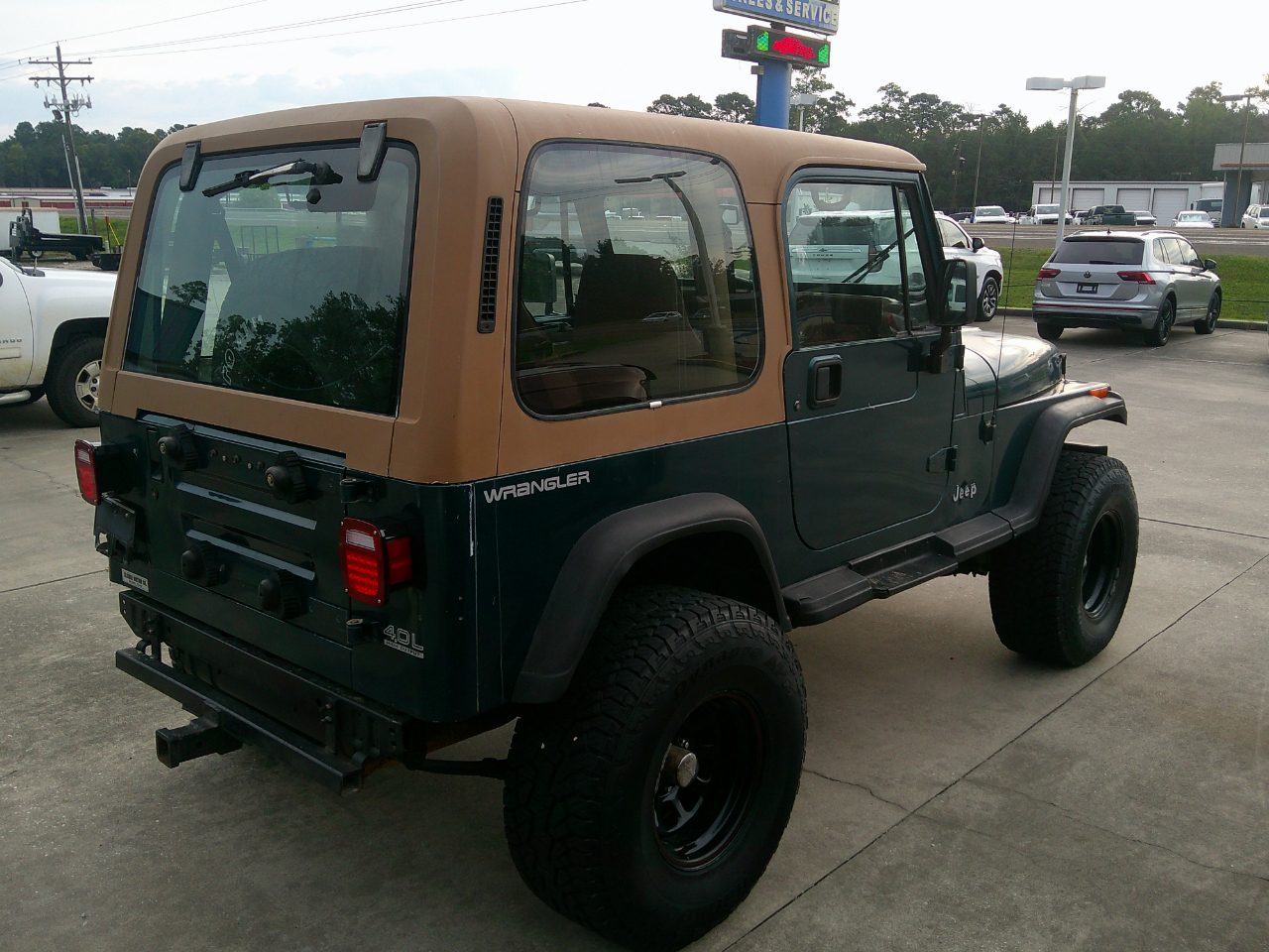 1995 Jeep Wrangler Two-Door SE photo 2