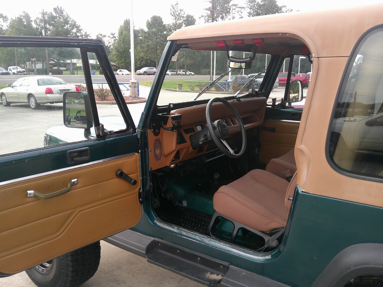 1995 Jeep Wrangler Two-Door SE photo 3