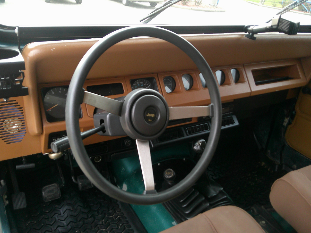 1995 Jeep Wrangler Two-Door SE photo 4